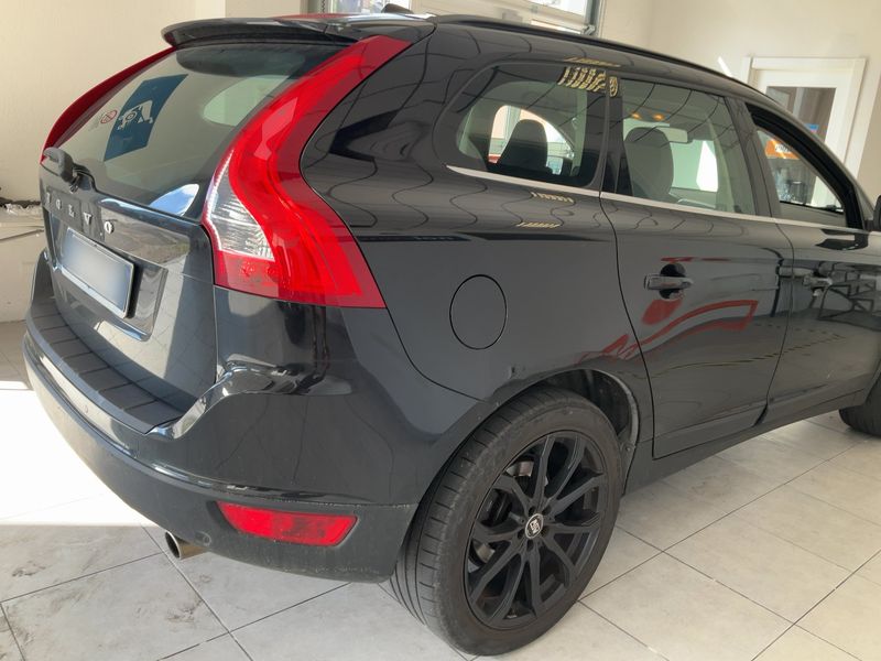 Volvo XC60 2.4 D4 Momentum AWD — zdjęcie 6