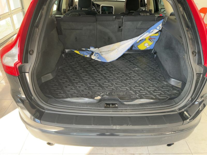 Volvo XC60 2.4 D4 Momentum AWD — zdjęcie 10