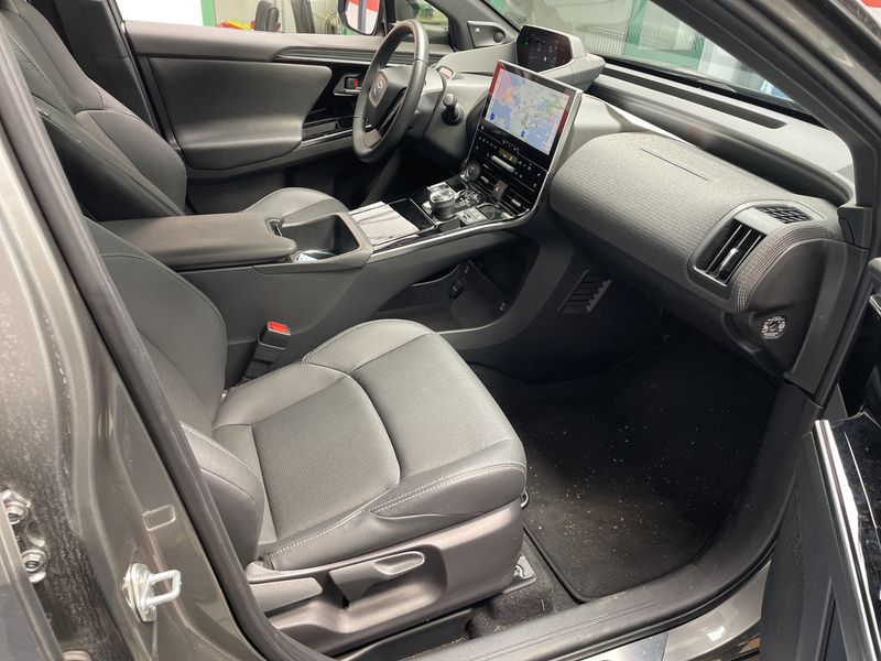Toyota bZ4X electric drive 160 kW AWD — zdjęcie 10
