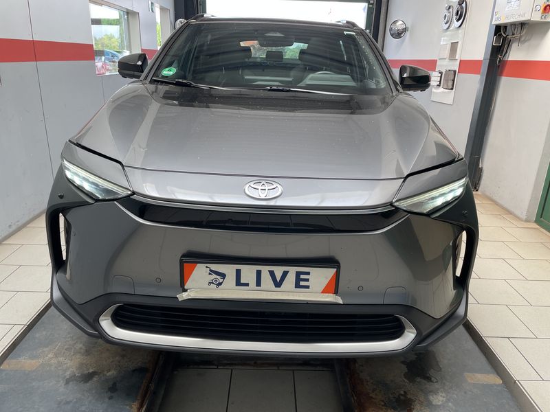Toyota bZ4X electric drive 160 kW AWD — zdjęcie 7