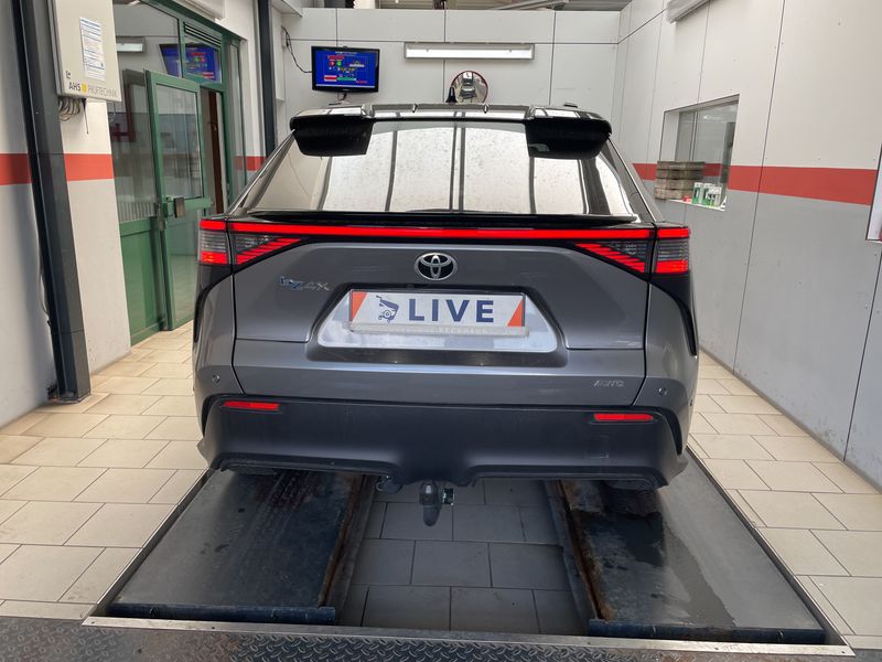 Toyota bZ4X electric drive 160 kW AWD — zdjęcie 4