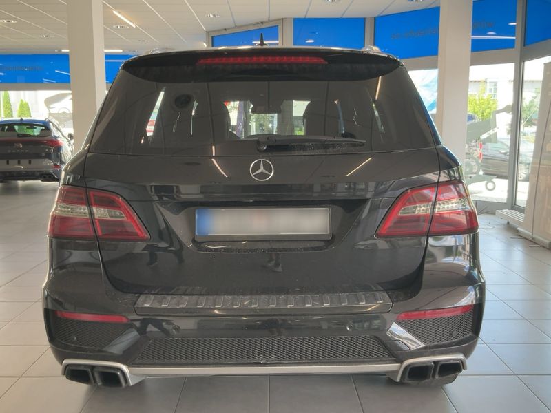 Mercedes-Benz M-Klasse ML 63 AMG — zdjęcie 5