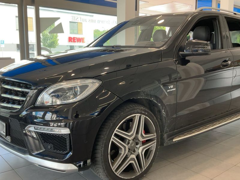 Mercedes-Benz M-Klasse ML 63 AMG — zdjęcie 2