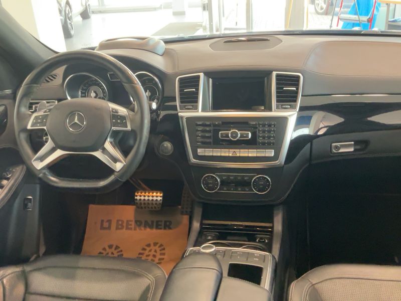 Mercedes-Benz M-Klasse ML 63 AMG — zdjęcie 12
