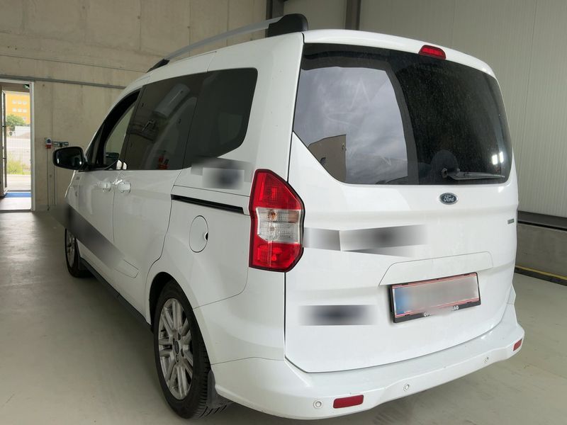 Ford Tourneo 1.0 EcoBoost Titanium — zdjęcie 3