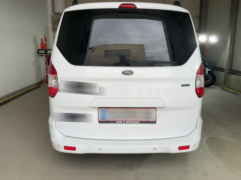 Ford Tourneo 1.0 EcoBoost Titanium — zdjęcie 5