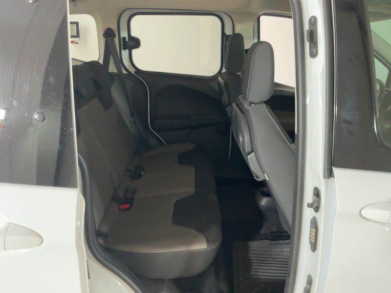Ford Tourneo 1.0 EcoBoost Titanium — zdjęcie 14