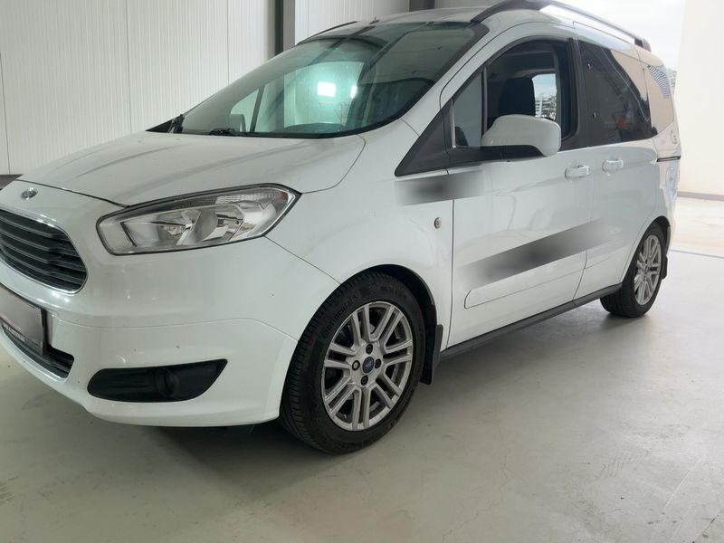 Ford Tourneo 1.0 EcoBoost Titanium — zdjęcie 2