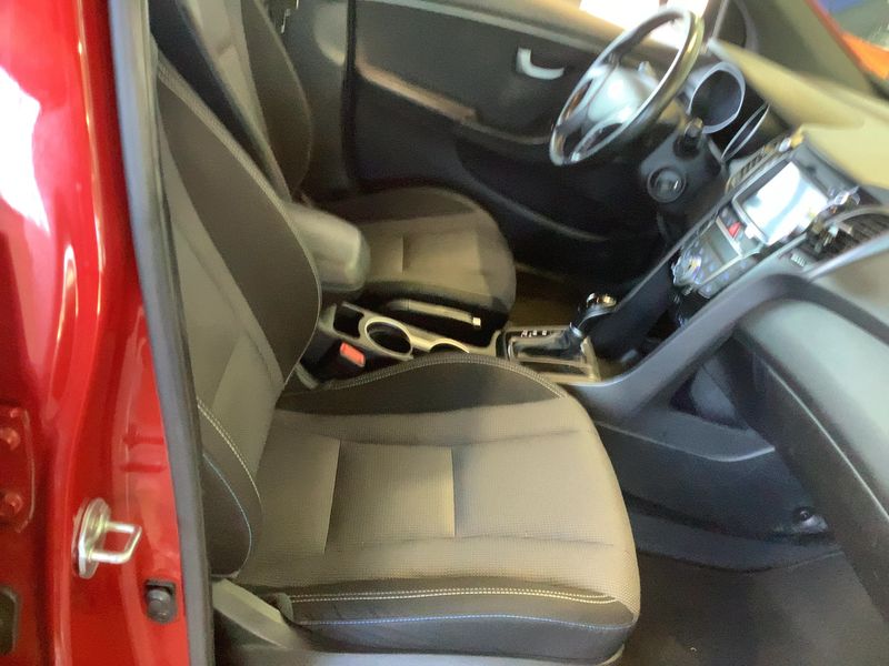 Hyundai i30 1.6 GDI Passion blue — zdjęcie 11