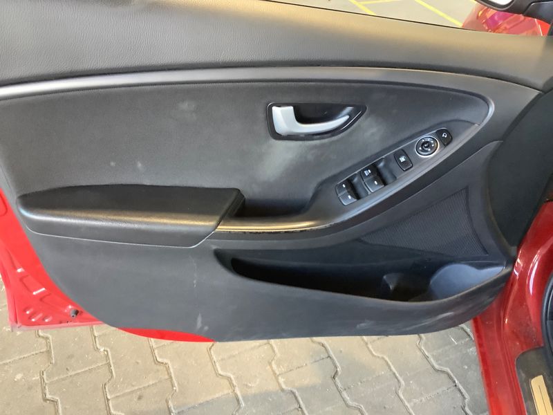 Hyundai i30 1.6 GDI Passion blue 2017 – снимка 27
