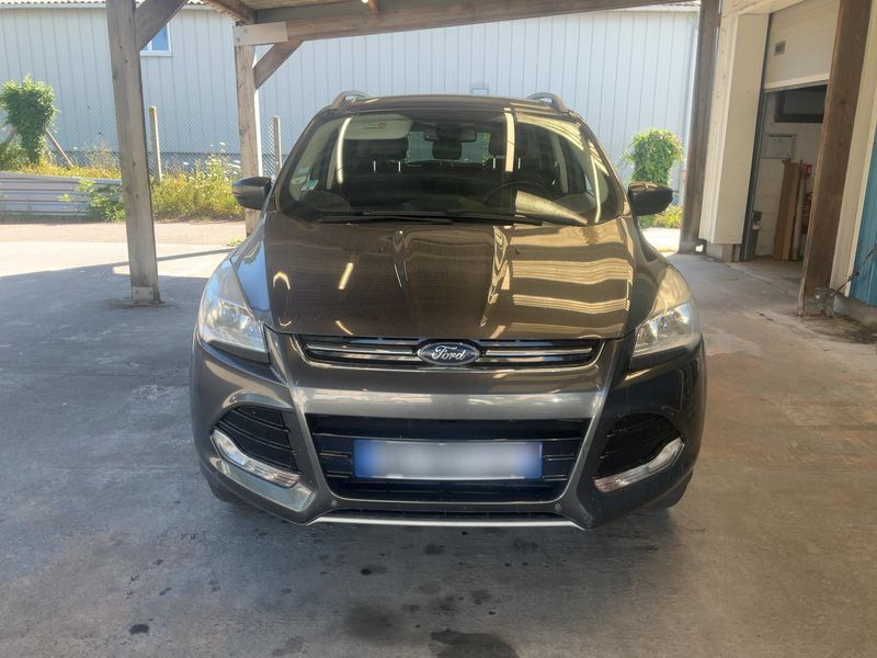 Ford Kuga 2.0 TDCi Titanium 2015 – снимка 14