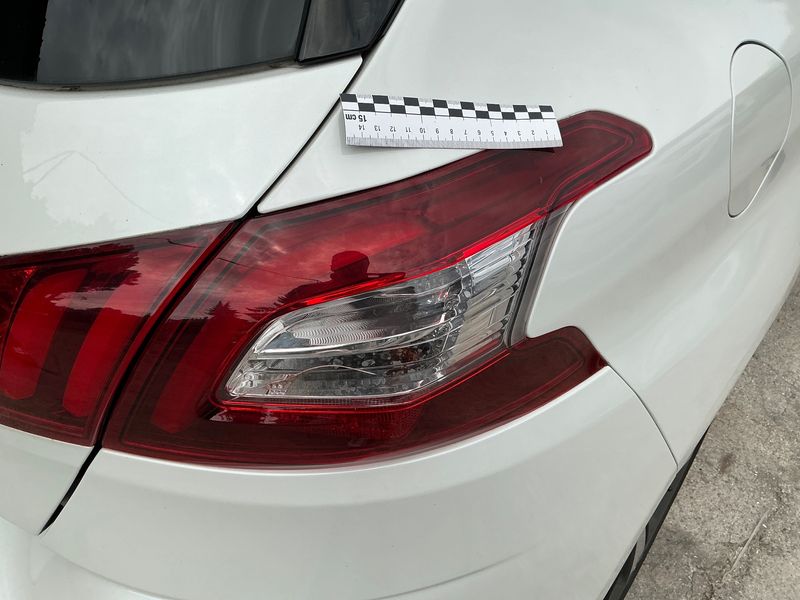 Peugeot 308 1.2 e-THP Feline 2015 – снимка 24