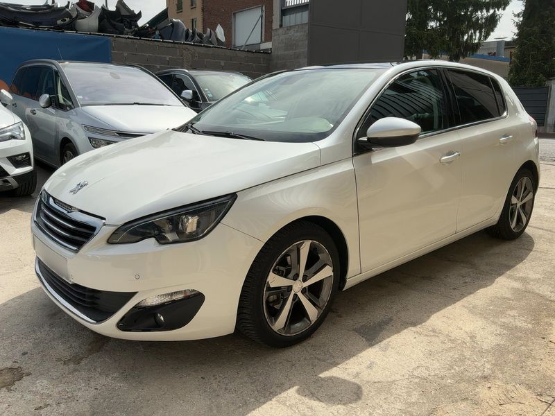 Peugeot 308 1.2 e-THP Feline 2015 – снимка 1