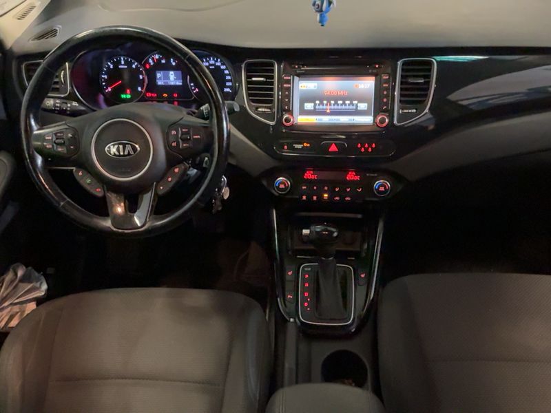 Kia Carens 1.7 CRDi Active — zdjęcie 12