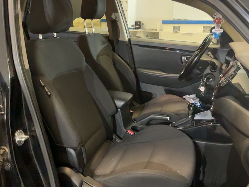 Kia Carens 1.7 CRDi Active — zdjęcie 11