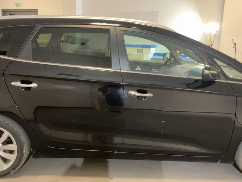 Kia Carens 1.7 CRDi Active — zdjęcie 7