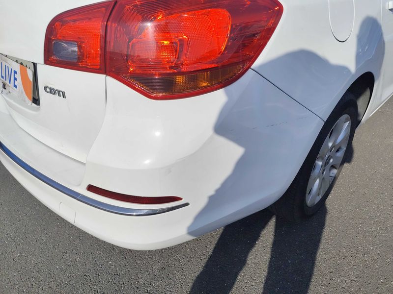 Opel Astra 1.6 CDTI DPF Selective 2015 – снимка 32