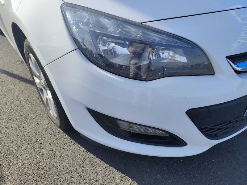 Opel Astra 1.6 CDTI DPF Selective 2015 – снимка 36