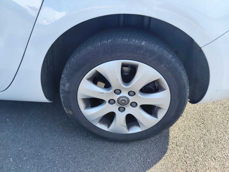 Opel Astra 1.6 CDTI DPF Selective — zdjęcie 18