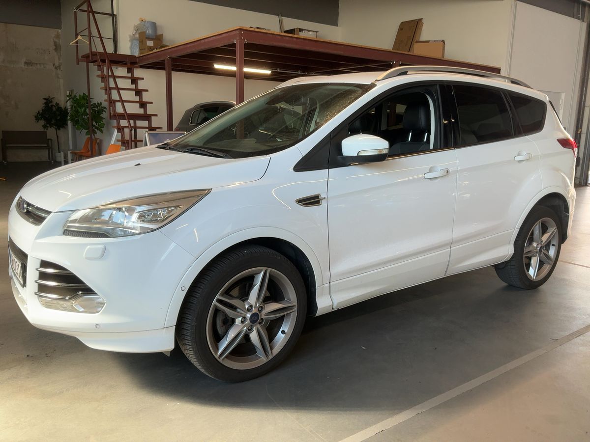 Ford Kuga 2015 — photo 1