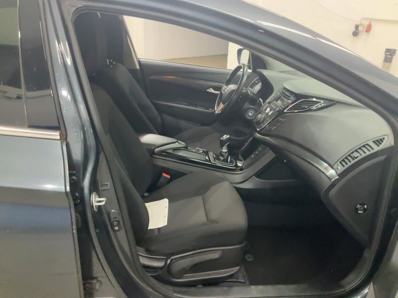 Hyundai i40 1.7 CRDi Trend Blue — zdjęcie 11