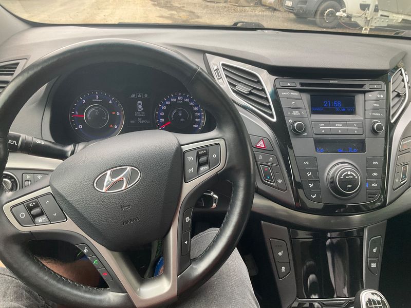 Hyundai i40 1.7 CRDi Trend Blue — zdjęcie 12