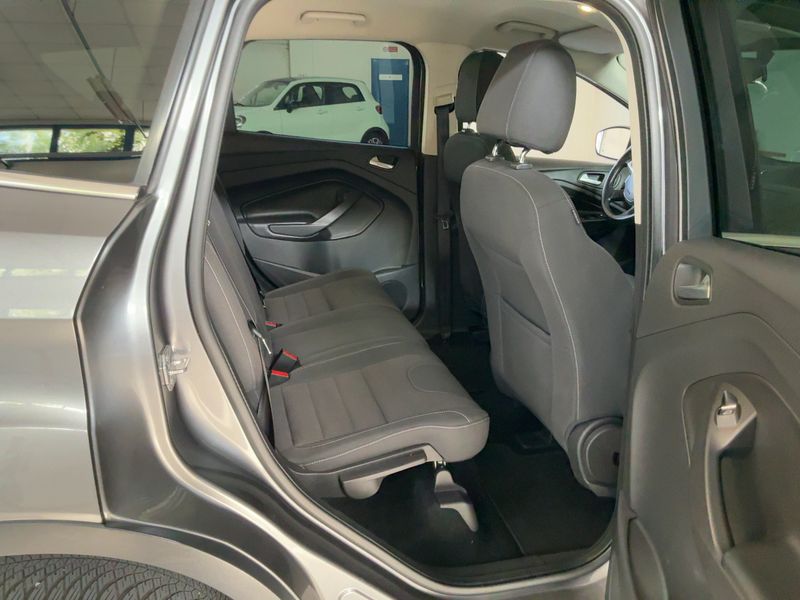 Ford Kuga 2.0 TDCi — zdjęcie 14