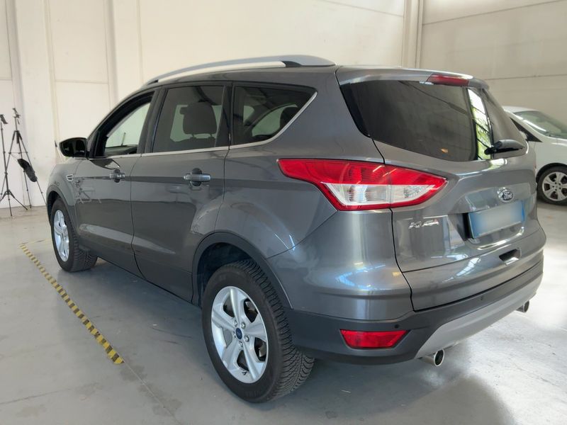 Ford Kuga 2.0 TDCi — zdjęcie 3