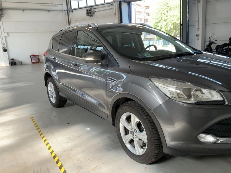 Ford Kuga 2.0 TDCi — zdjęcie 8