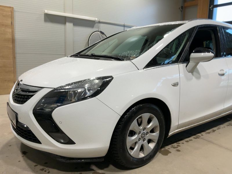 Opel Zafira Tourer 1.4 Turbo Österreich Edition — zdjęcie 2