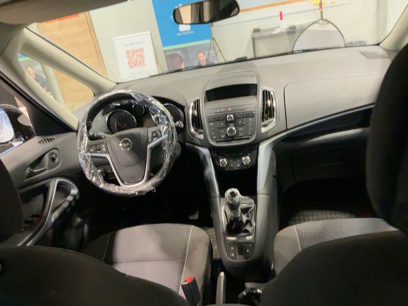 Opel Zafira Tourer 1.4 Turbo Österreich Edition — zdjęcie 12