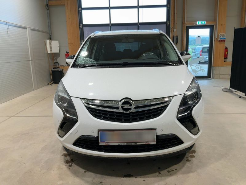 Opel Zafira Tourer 1.4 Turbo Österreich Edition — zdjęcie 9