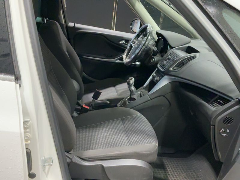 Opel Zafira Tourer 1.4 Turbo Österreich Edition — zdjęcie 11