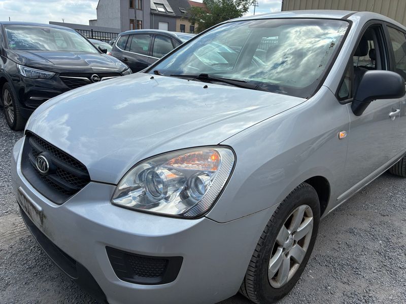 Kia Carens 2.0 CRDi EX — zdjęcie 2