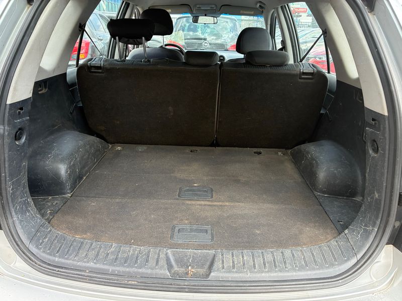 Kia Carens 2.0 CRDi EX — zdjęcie 9
