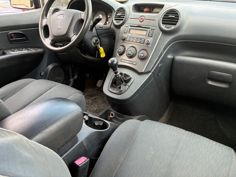 Kia Carens 2.0 CRDi EX — zdjęcie 11