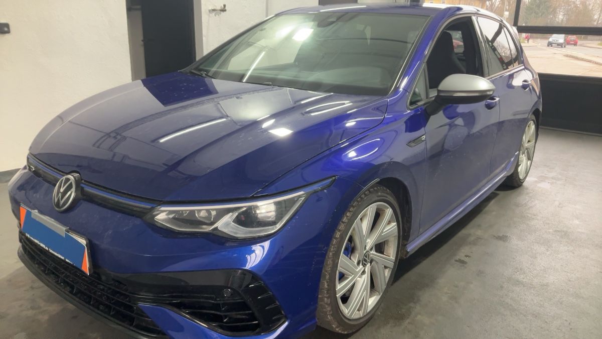 Volkswagen Golf VIII 2.0 TSI R 4Motion