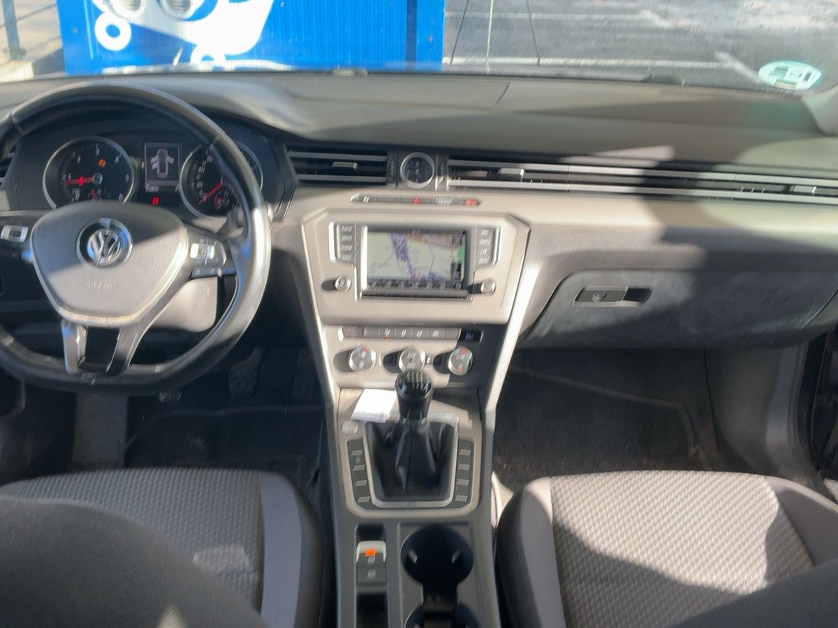 Volkswagen Passat 2015 — photo 18