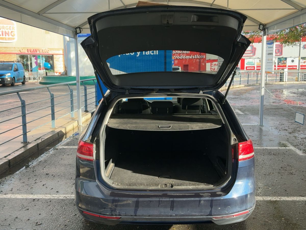 Volkswagen Passat 2015 — photo 16