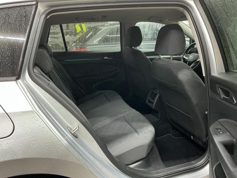 Volkswagen Golf VIII 2.0 TDI Life — zdjęcie 12