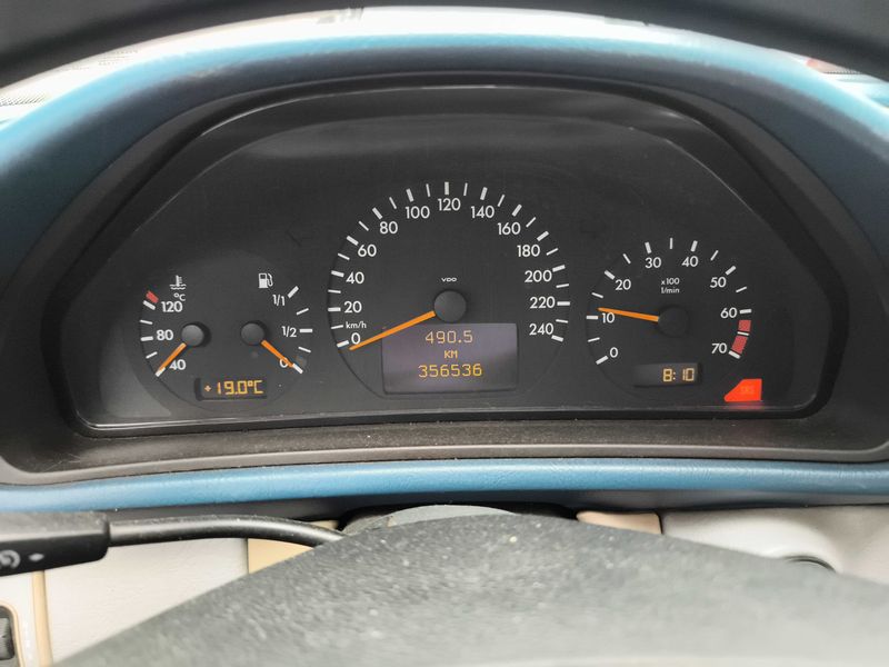 Mercedes-Benz CLK-Klasse CLK 200 Avantgarde — zdjęcie 12