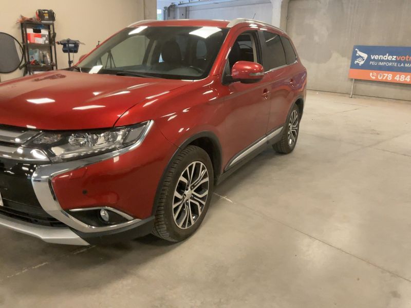 Mitsubishi Outlander 2.0 MIVEC Plus 4WD — zdjęcie 2