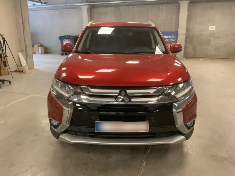 Mitsubishi Outlander 2.0 MIVEC Plus 4WD — zdjęcie 9