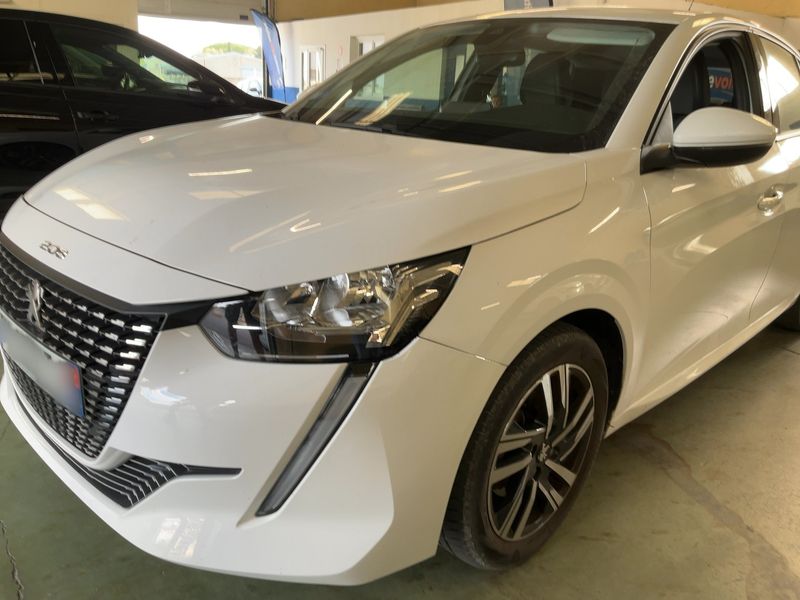 Peugeot 208 1.2 PureTech Allure 2019 – снимка 2