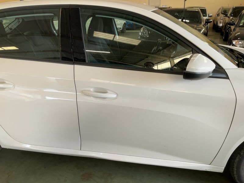 Peugeot 208 1.2 PureTech Allure 2019 – снимка 10
