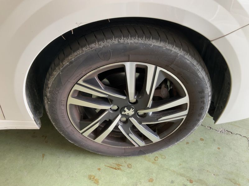 Peugeot 208 1.2 PureTech Allure 2019 – снимка 11