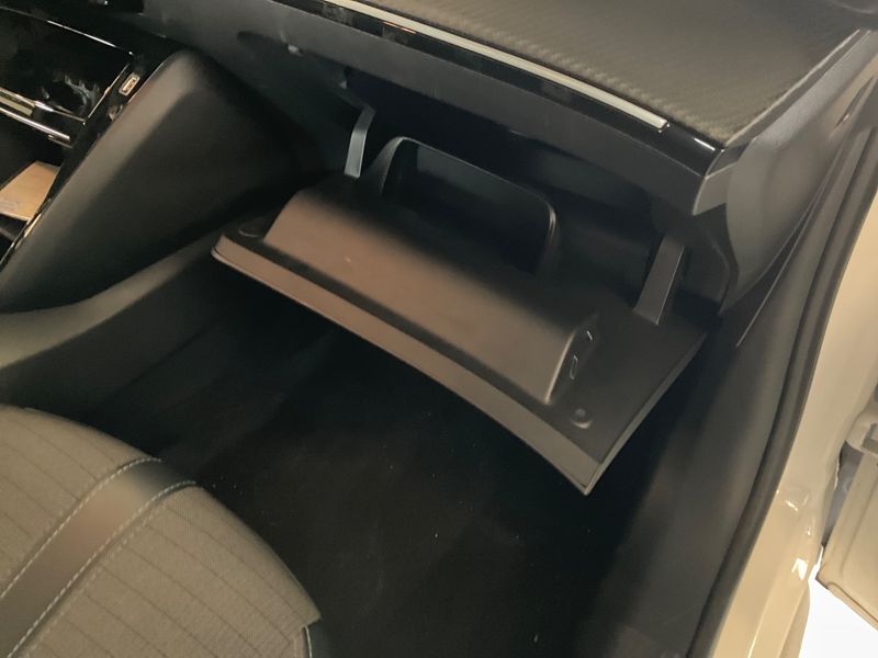 Peugeot 208 1.2 PureTech Allure 2019 – снимка 22