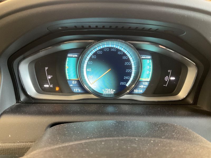 Volvo XC60 2.4 D5 Summum AWD — zdjęcie 13