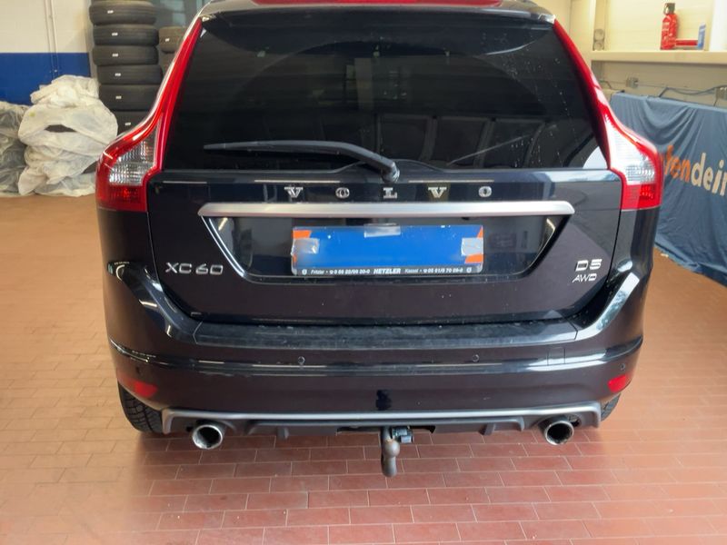 Volvo XC60 2.4 D5 Summum AWD — zdjęcie 5