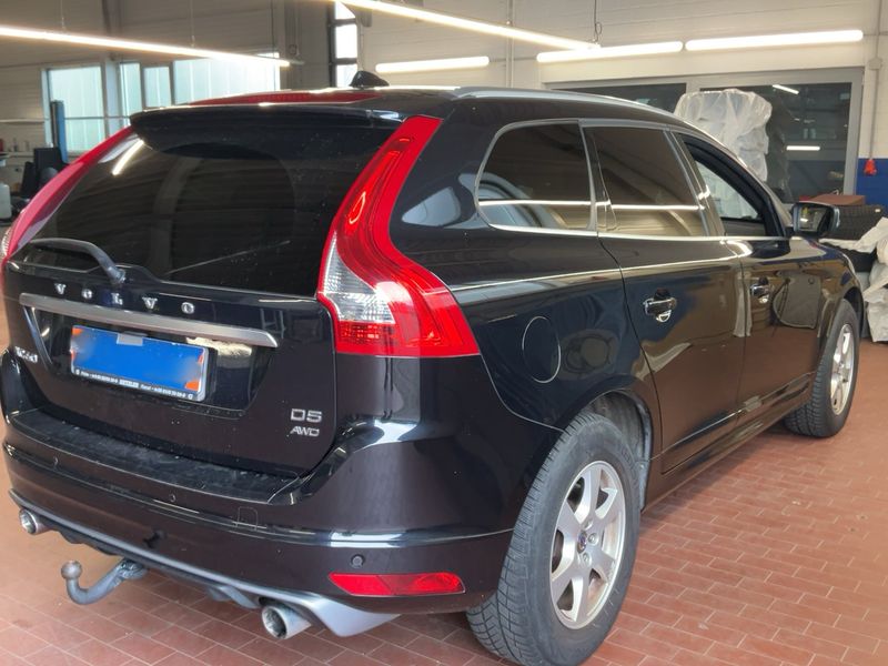 Volvo XC60 2.4 D5 Summum AWD — zdjęcie 6